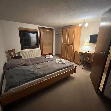 Hotel Erfurter Kreuz Kirchheim  Eksteriør billede