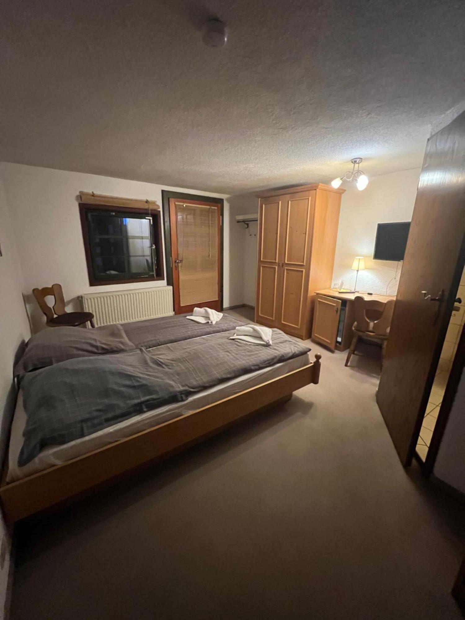 Hotel Erfurter Kreuz Kirchheim  Eksteriør billede