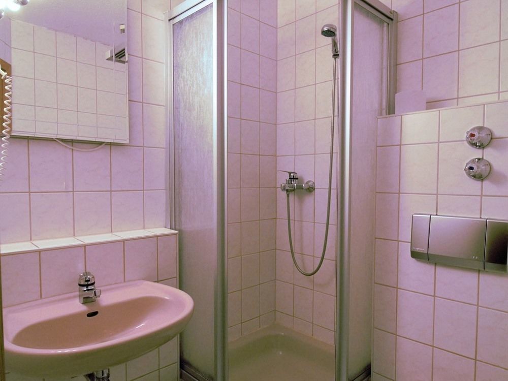 Hotel Erfurter Kreuz Kirchheim  Eksteriør billede