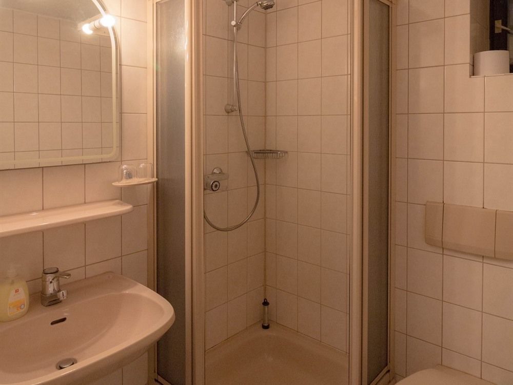 Hotel Erfurter Kreuz Kirchheim  Eksteriør billede